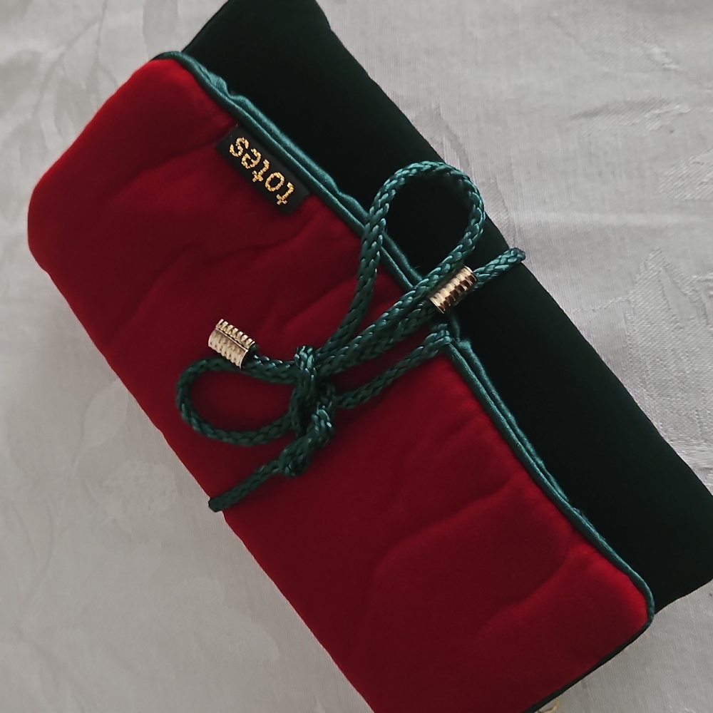 TOTESl Jewelry Velvet Jewelry Pouch.